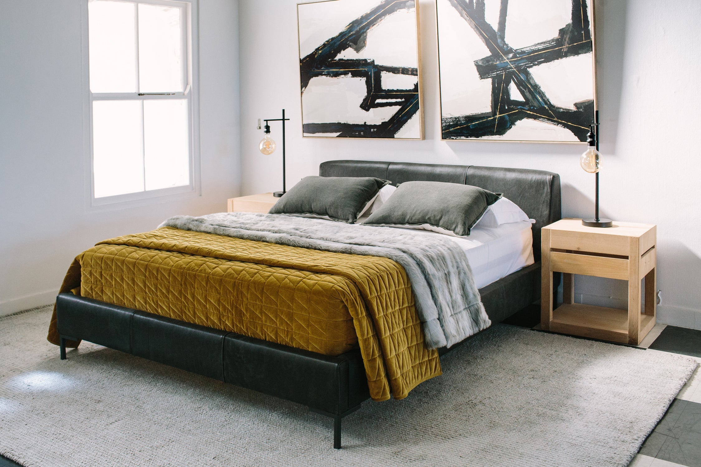 Gita Bed in Leather